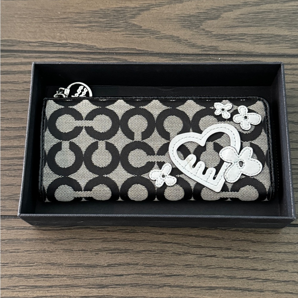 Coach Poppy Black and White Floral Wallet